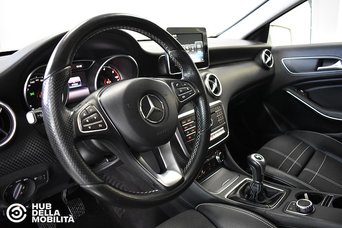 MERCEDES-BENZ A 180 d Sport